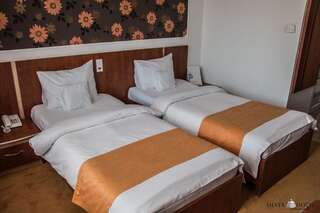 Отель Hotel Silver Орадя Стандартный двухместный номер с 2 отдельными кроватями-3